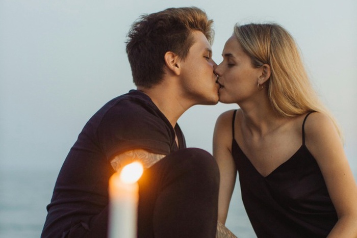 mature woman dating young man