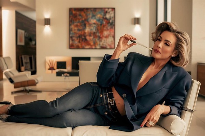 rich mature woman